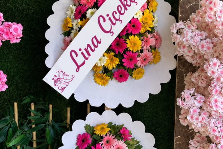 Renkli Gerbera Düğün ve Açılış Çelengi Çift Katlı Ayaklı Çelenk