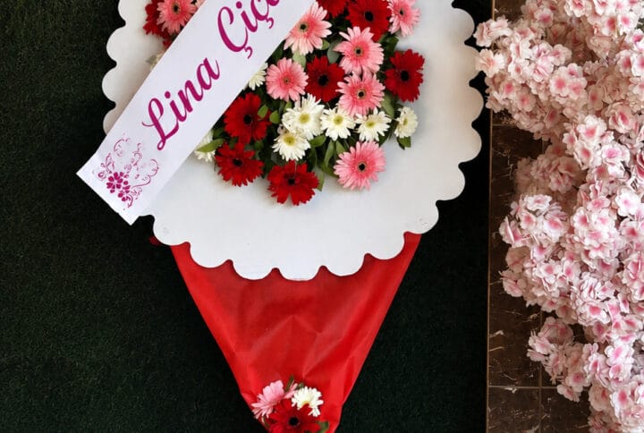 Karışık Renk Gerbera Açılış ve Düğün Çelengi | Ayaklı Tek Katlı Çelenk